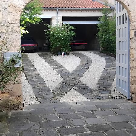 לינה וארוחת בוקר Saint-Saturnin  La Tour Noble מראה חיצוני תמונה
