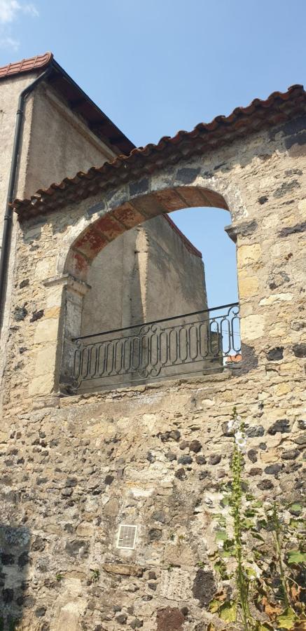 לינה וארוחת בוקר Saint-Saturnin  La Tour Noble מראה חיצוני תמונה